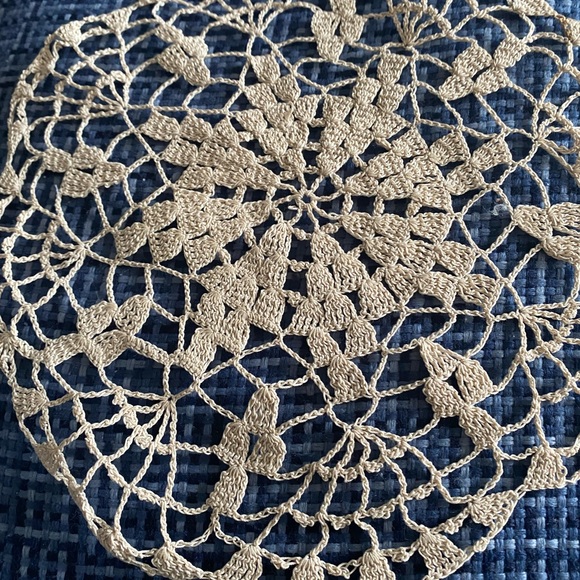 Bundle of 4 vintage doilies - Picture 2 of 5